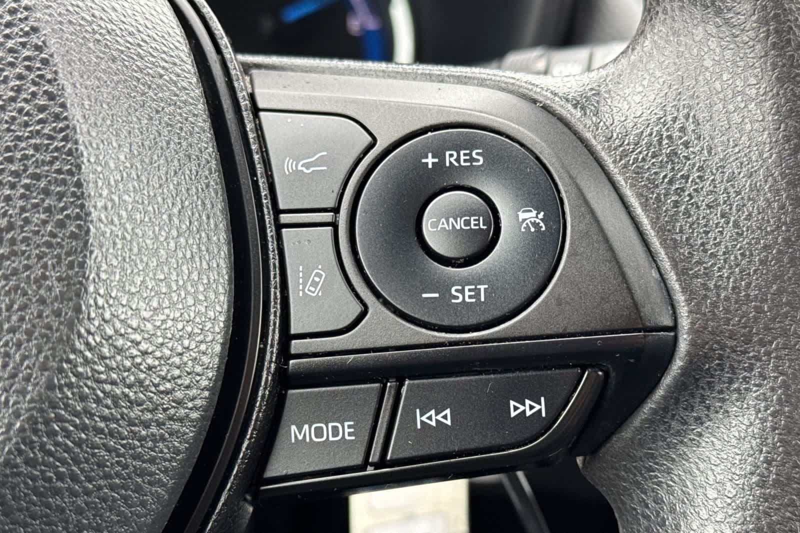 Used 2023 Toyota RAV4 XLE AWD/4WD image 27