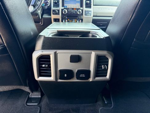 Used 2018 Ford F250 Lariat w/ Lariat Value Package AWD/4WD image 23