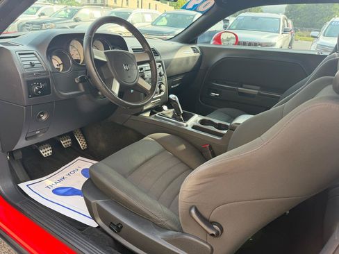 Used 2009 Dodge Challenger R/T RWD image 10