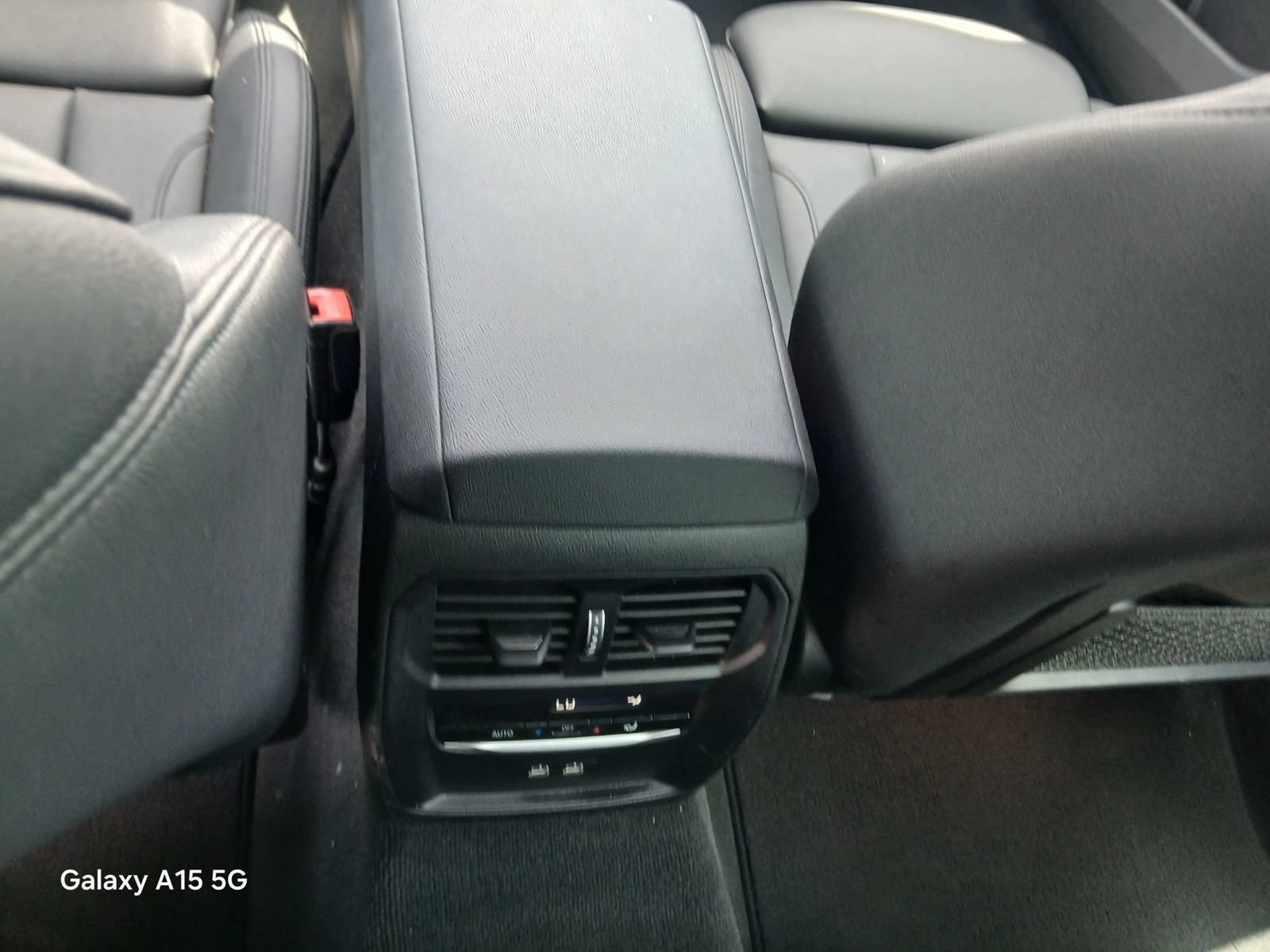 Used 2021 BMW 330i Sedan w/ Premium Package RWD image 25