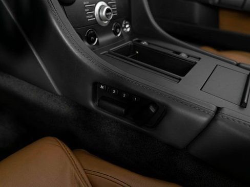 Used 2010 Aston Martin V8 Vantage Roadster image 23