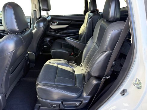 Used 2020 Subaru Ascent Limited w/ Technology Package image 16