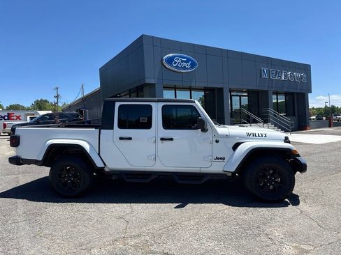Used 2023 Jeep Gladiator Sport AWD/4WD image 22