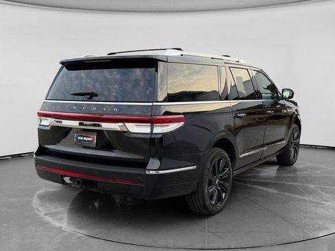 Used 2024 Lincoln Navigator L Reserve AWD/4WD image 3