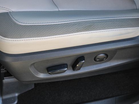 Used 2023 Nissan Pathfinder SL image 22