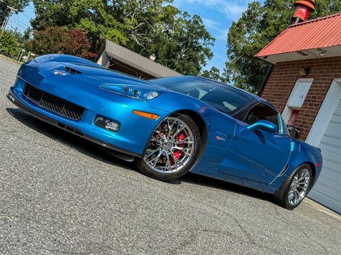 Used 2008 Chevrolet Corvette Z06 w/ Preferred Equipment Group RWD image 4