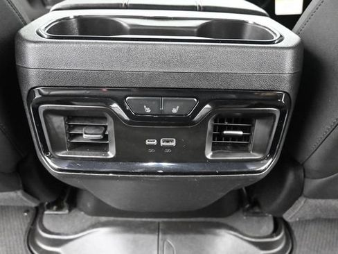 Used 2025 GMC Sierra 3500 AT4 w/ AT4 Premium Plus Package AWD/4WD image 21