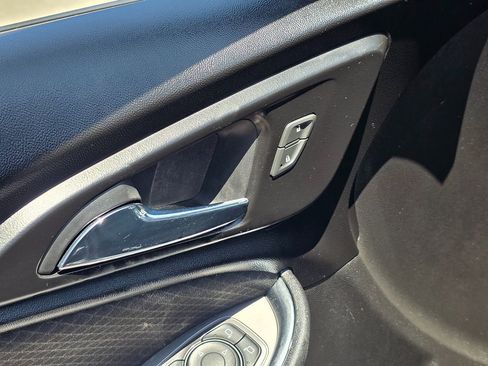 Used 2018 Chevrolet Malibu Hybrid FWD image 25