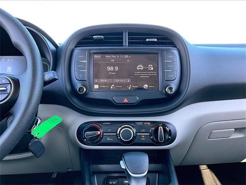 Used 2023 Kia Soul LX w/ LX Technology Package image 17