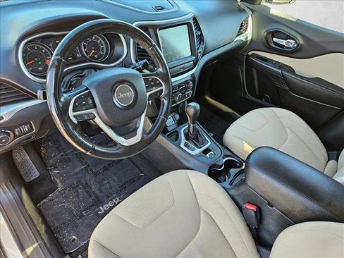 Used 2015 Jeep Cherokee Latitude FWD image 12