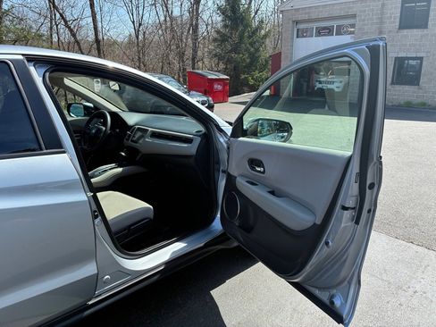Used 2018 Honda HR-V EX image 14