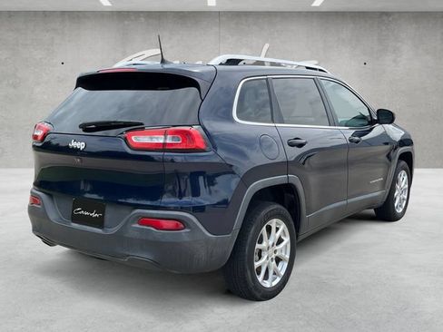 Used 2016 Jeep Cherokee Latitude FWD image 16