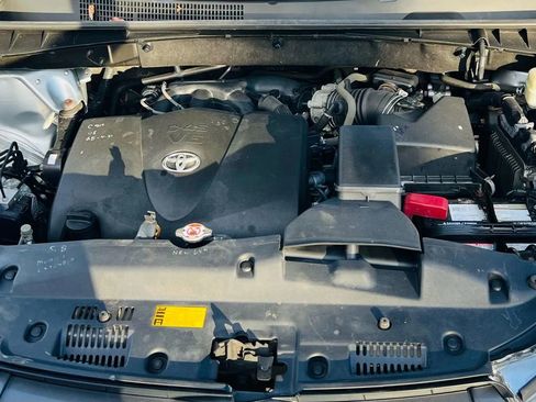 Used 2018 Toyota Highlander XLE image 28