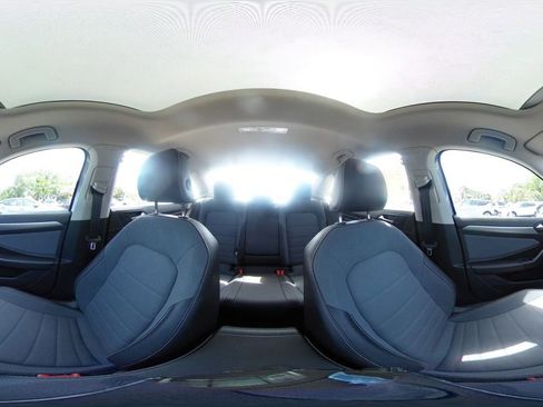 Used 2025 Volkswagen Jetta SE FWD image 44