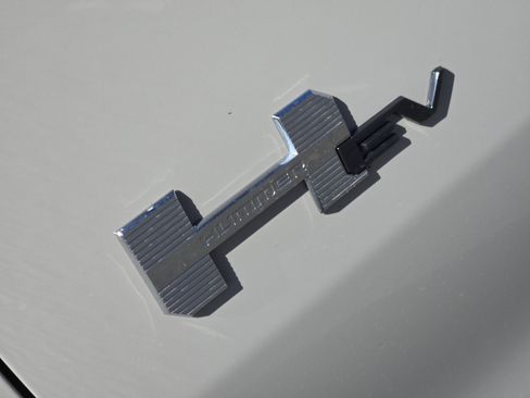 New 2026 GMC Hummer EV 4x4 Crew Cab image 7