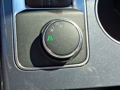 Used 2020 Chevrolet Blazer LT image 25