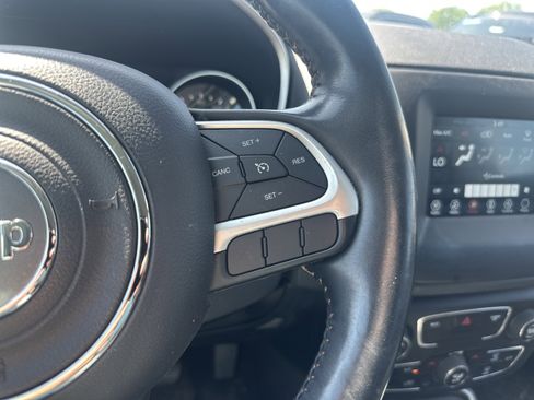 Used 2018 Jeep Compass Latitude w/ Popular Equipment Group FWD image 20