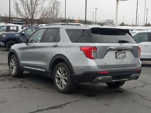 Used 2022 Ford Explorer Limited w/ Equipment Group 301A image 8