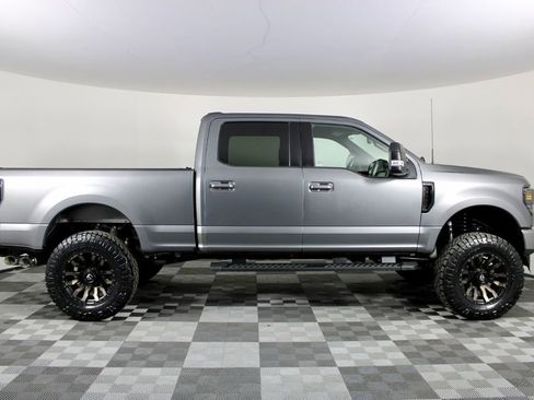 Used 2022 Ford F350 Lariat w/ Chrome Package image 10