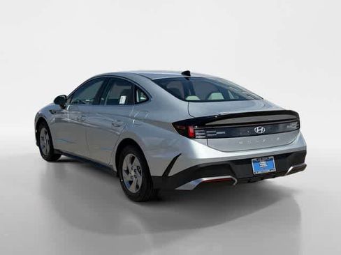 New 2026 Hyundai Sonata SE FWD image 3