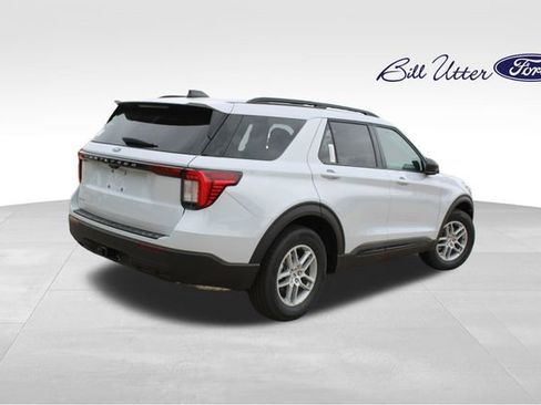 New 2026 Ford Explorer Active RWD image 3