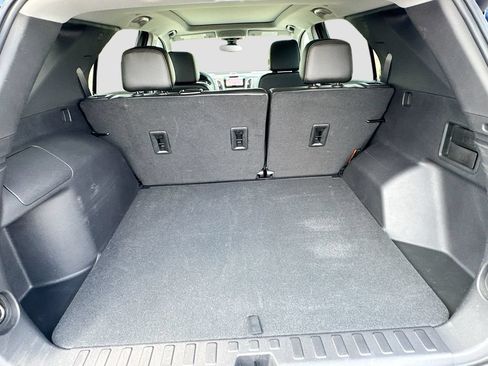 Used 2024 Chevrolet Equinox Premier FWD image 34