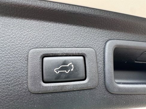 Used 2017 Subaru Forester 2.5i Premium AWD/4WD image 24
