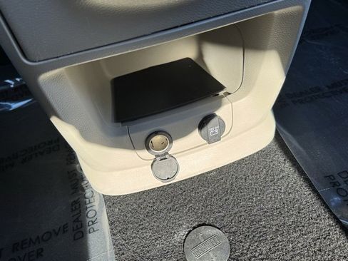 Used 2019 Dodge Grand Caravan SE w/ Rear Park Assist Package image 15