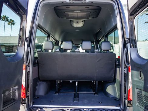 Used 2024 Mercedes-Benz Sprinter 2500 image 29