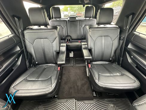 Used 2019 Ford Expedition Limited w/ Equipment Group 302A AWD/4WD image 40