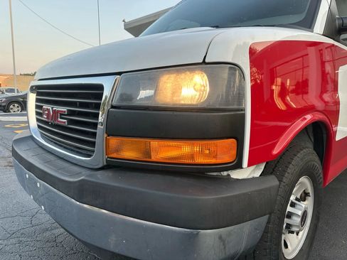 Used 2014 GMC Savana 2500 image 32