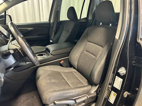 Used 2025 Honda Ridgeline Sport image 8