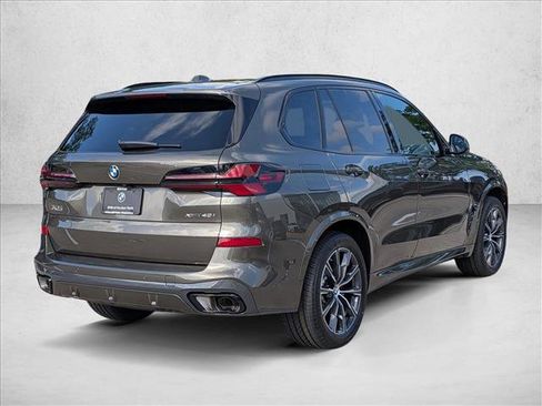 New 2026 BMW X5 xDrive40i w/ M Sport Package AWD/4WD image 2