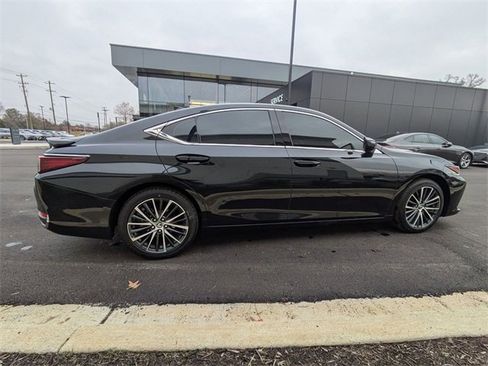 Used 2023 Lexus ES 300h w/ Premium Package image 6