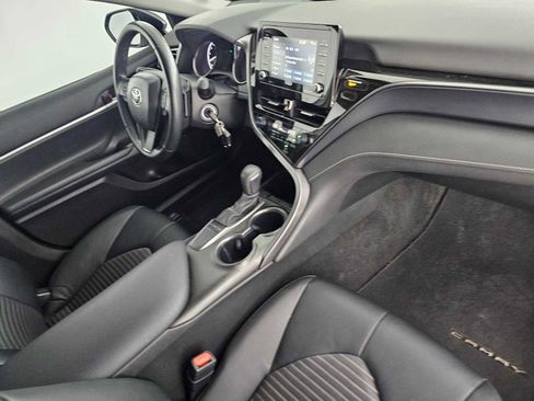 Used 2024 Toyota Camry SE image 11
