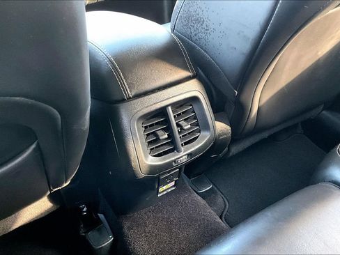 Used 2018 Jeep Cherokee Limited FWD image 34