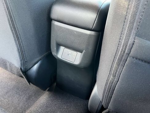 Used 2025 Nissan Versa SV FWD image 25