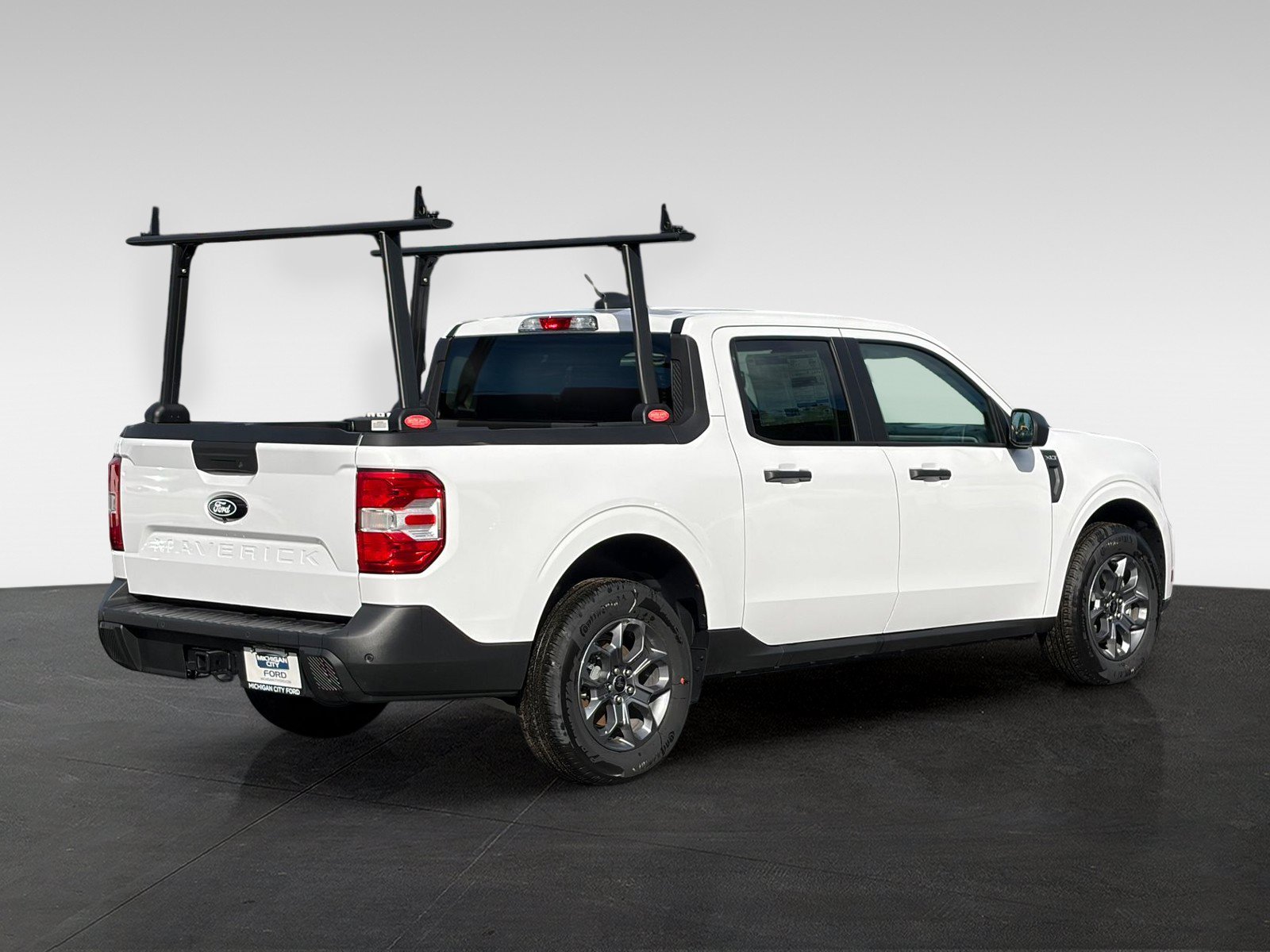 Used 2025 Ford Maverick XLT w/ Equipment Group 301A AWD/4WD image 5