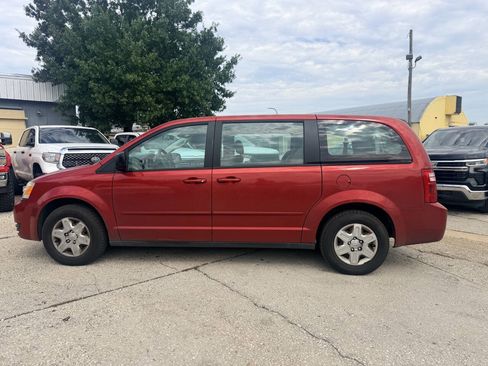 Used 2010 Dodge Grand Caravan SE FWD image 9
