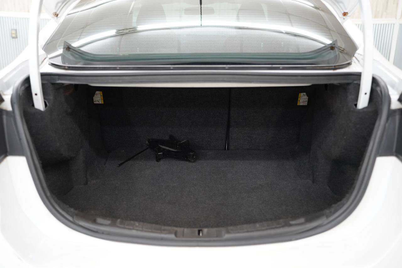 Used 2016 Ford Fusion SE FWD image 33