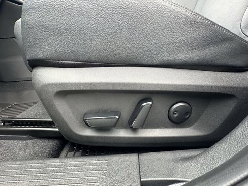 New 2025 Nissan Rogue SL w/ SL Premium Package FWD image 18