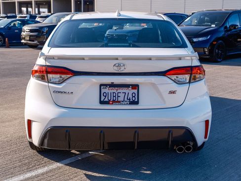 Certified 2025 Toyota Corolla SE w/ Convenience Package FWD image 5