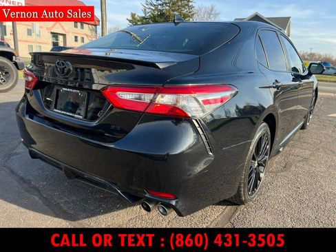 Used 2019 Toyota Camry SE image 5