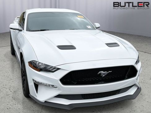 Used 2018 Ford Mustang GT Premium w/ GT Performance Package RWD image 4