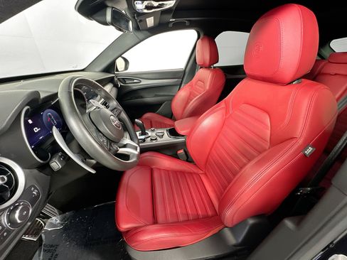 Used 2025 Alfa Romeo Stelvio Sprint w/ Veloce Package AWD/4WD image 21