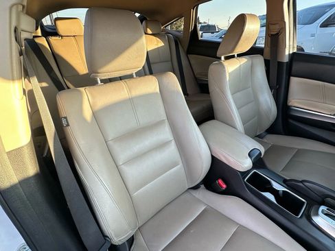 Used 2015 Honda Crosstour EX-L image 12