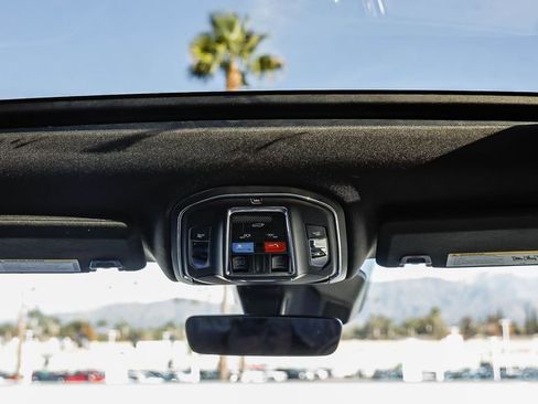 New 2025 Jeep Grand Cherokee Altitude image 17