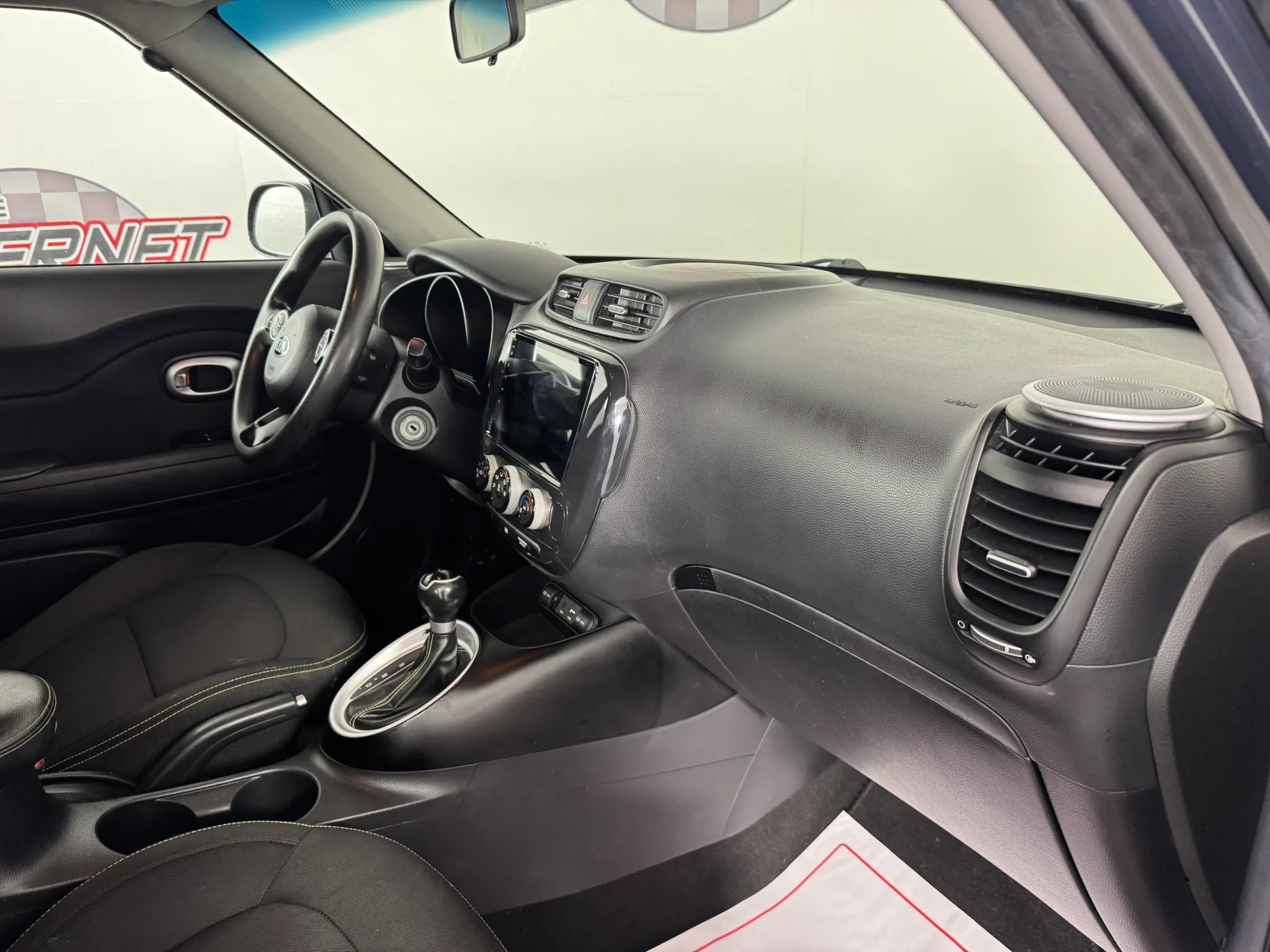 Used 2016 Kia Soul + FWD image 12