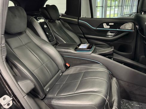 Used 2021 Mercedes-Benz Maybach GLS 600 4MATIC image 28