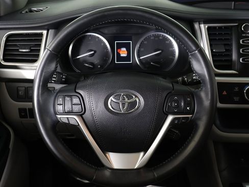 Used 2017 Toyota Highlander XLE image 44